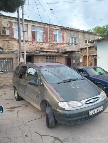 Ford Galaxy-5