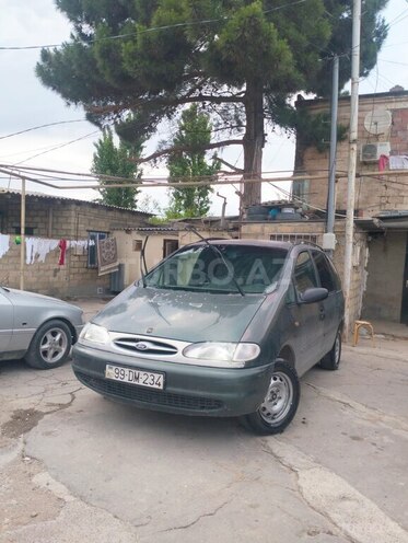 Ford Galaxy-1