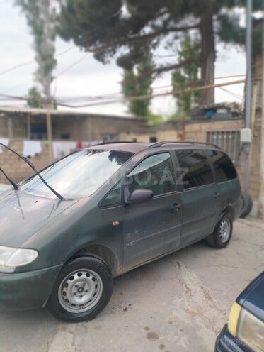 Ford Galaxy-2