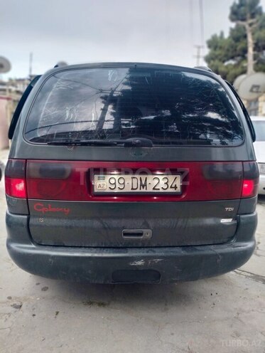 Ford Galaxy-4