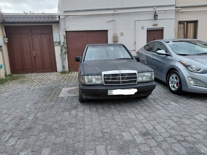 Mercedes 190-1