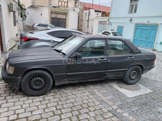 Mercedes 190-2