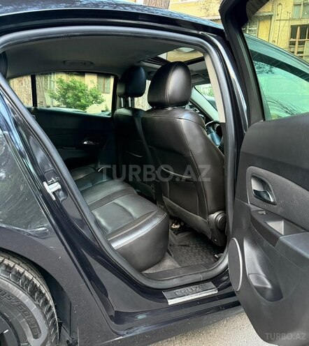 Chevrolet Cruze-13