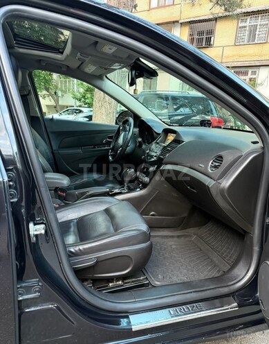 Chevrolet Cruze-12