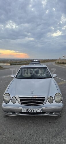 Mercedes E 240-2