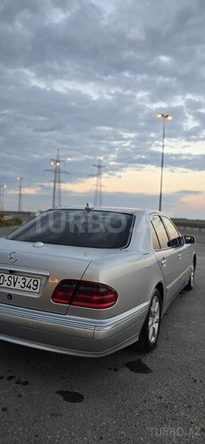 Mercedes E 240-10