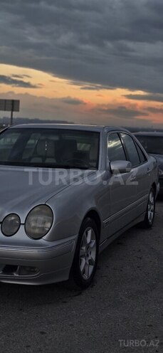 Mercedes E 240-14