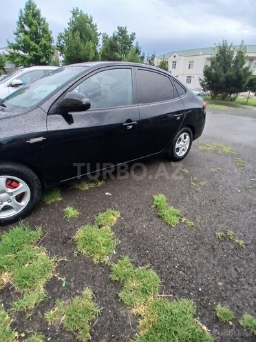 Hyundai Elantra-2