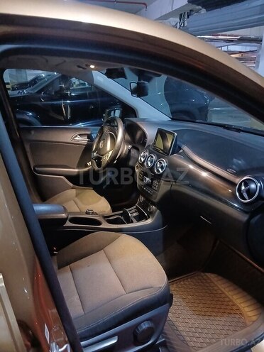 Mercedes B 200-4