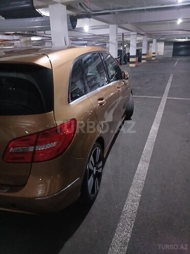 Mercedes B 200-5