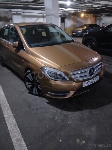 Mercedes B 200-8
