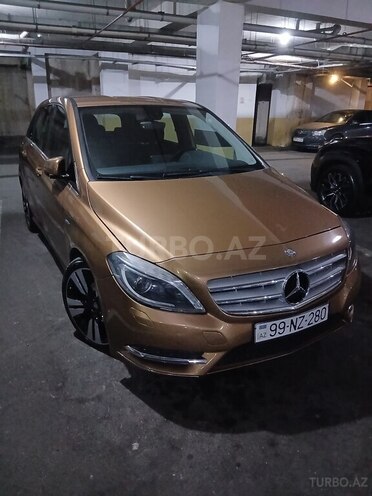 Mercedes B 200-1