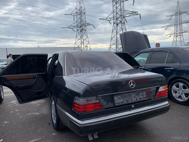 Mercedes 200 E-2