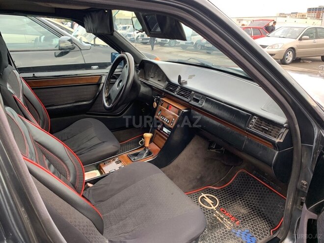 Mercedes 200 E-4