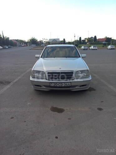Mercedes C 220-1
