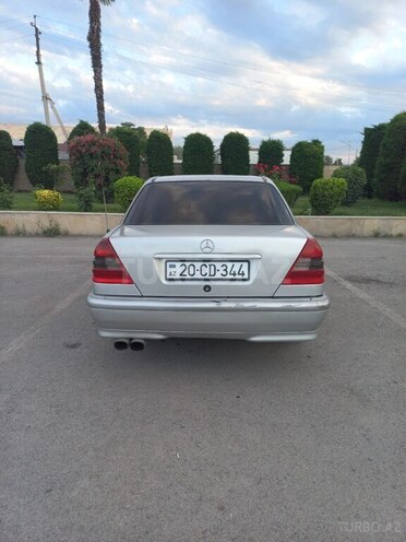 Mercedes C 220-2