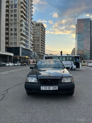 Mercedes C 200-1