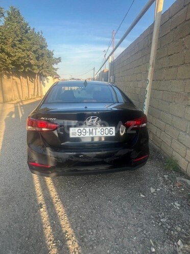 Hyundai Accent-2