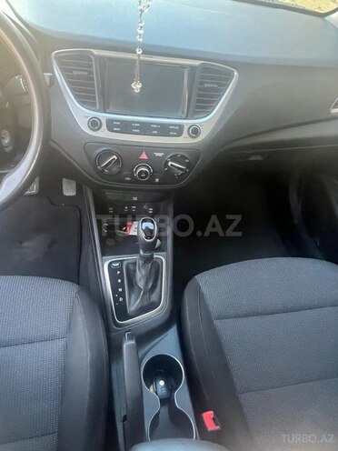 Hyundai Accent-3