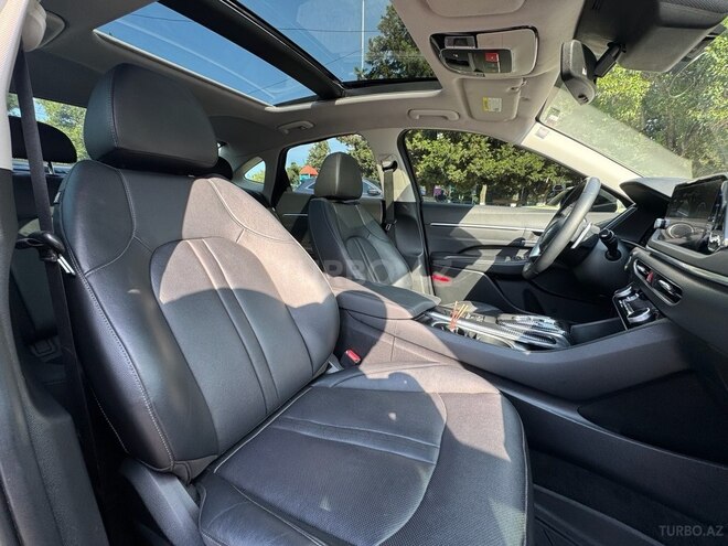 Hyundai Sonata-14