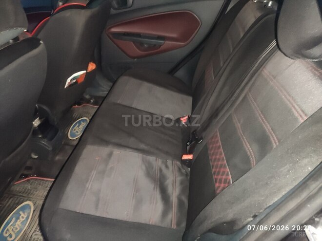 Ford Fiesta-5
