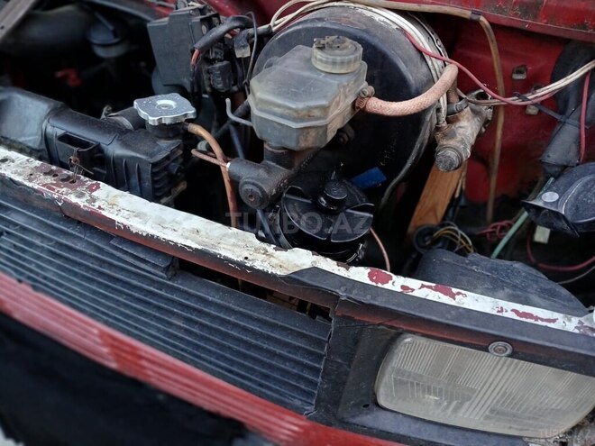 Mercedes 210 D-14