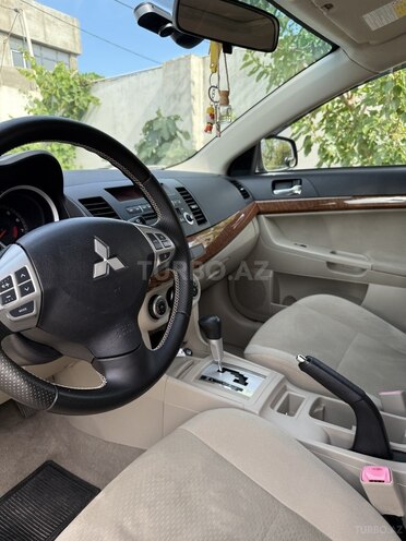 Mitsubishi Lancer-9
