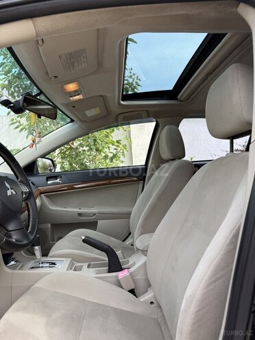 Mitsubishi Lancer-18