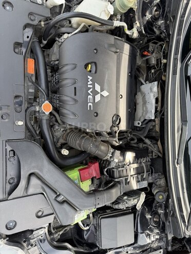Mitsubishi Lancer-21