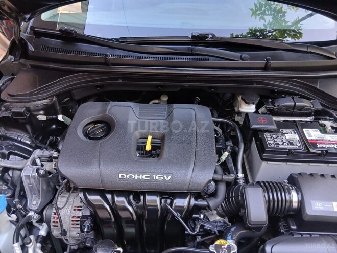 Hyundai Elantra-8