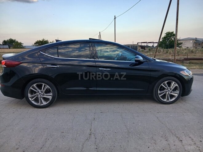 Hyundai Elantra-19