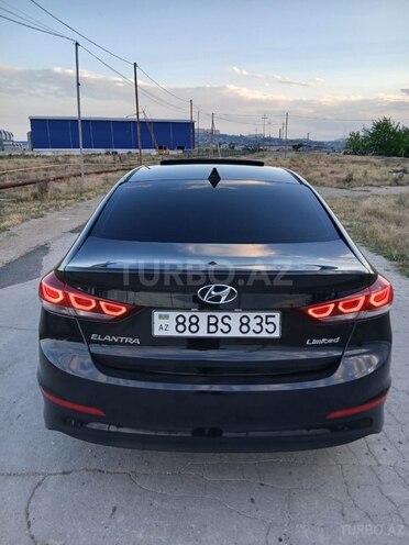 Hyundai Elantra-17