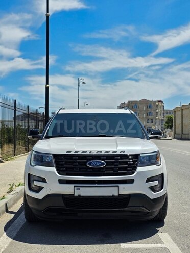 Ford Explorer-1