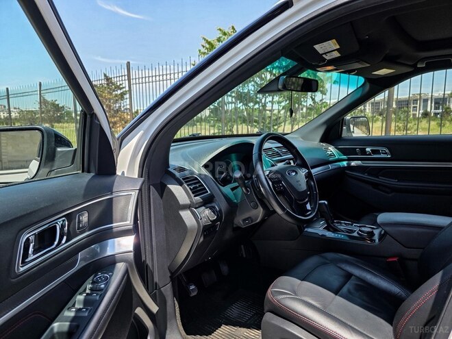 Ford Explorer-6