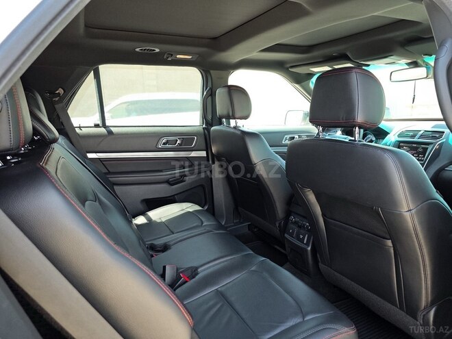 Ford Explorer-8