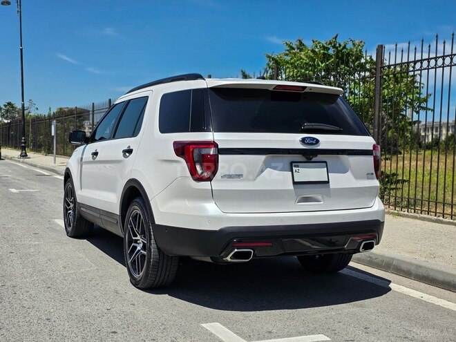 Ford Explorer-4