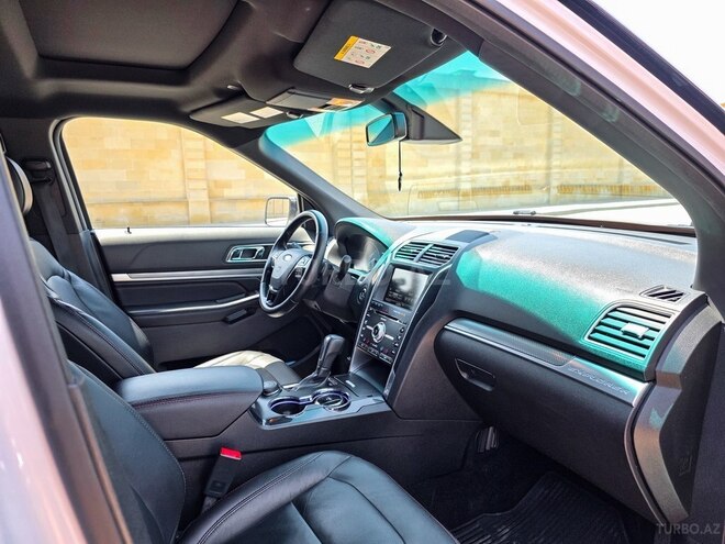 Ford Explorer-7