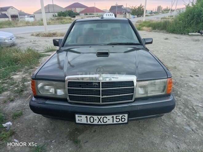 Mercedes 190-1