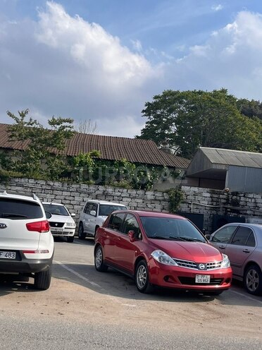 Nissan Tiida-12