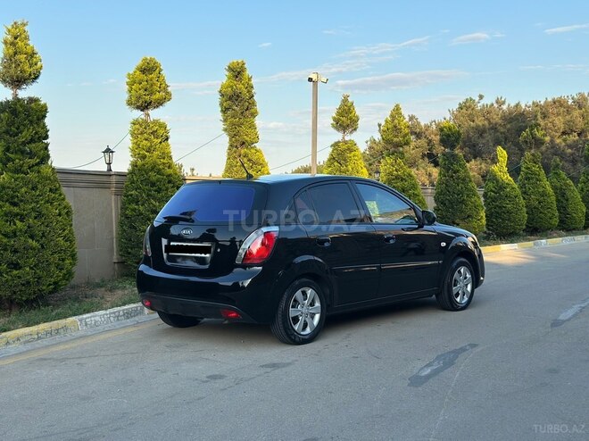 Kia Rio-5