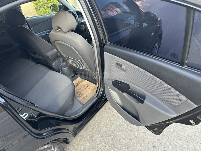 Kia Rio-12