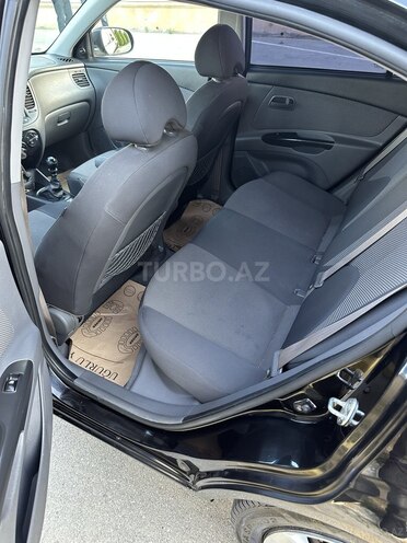 Kia Rio-13