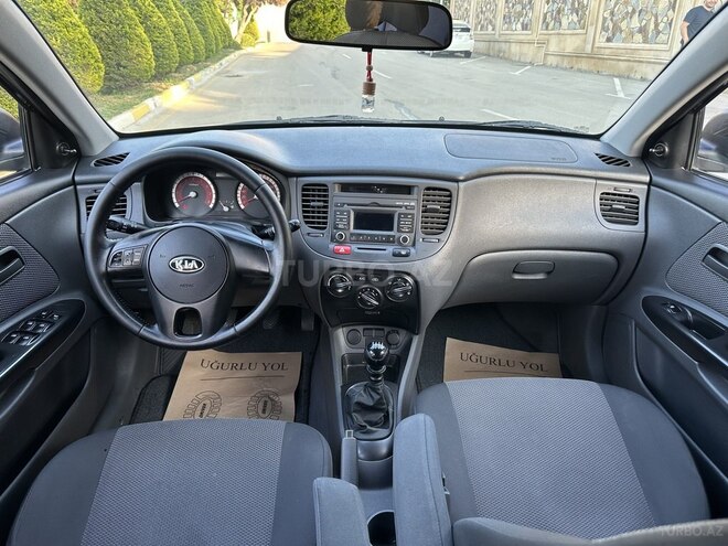 Kia Rio-10