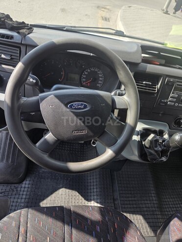 Ford Transit-2