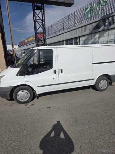 Ford Transit-5