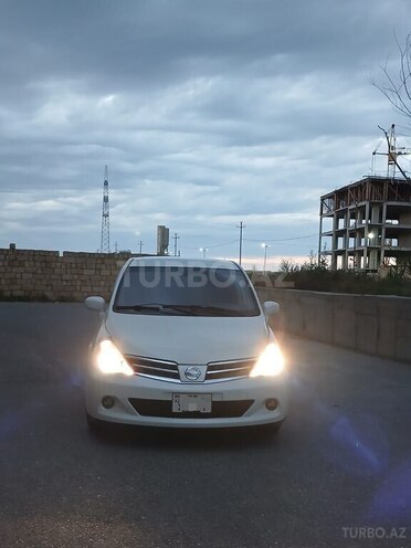Nissan Tiida-1
