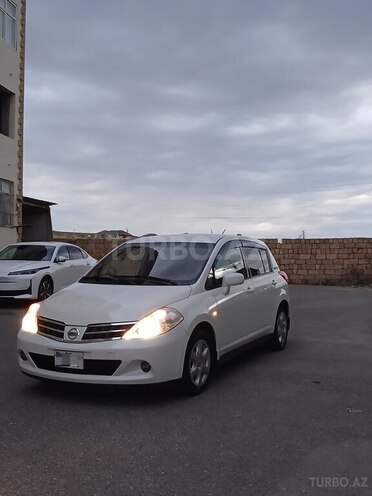 Nissan Tiida-5