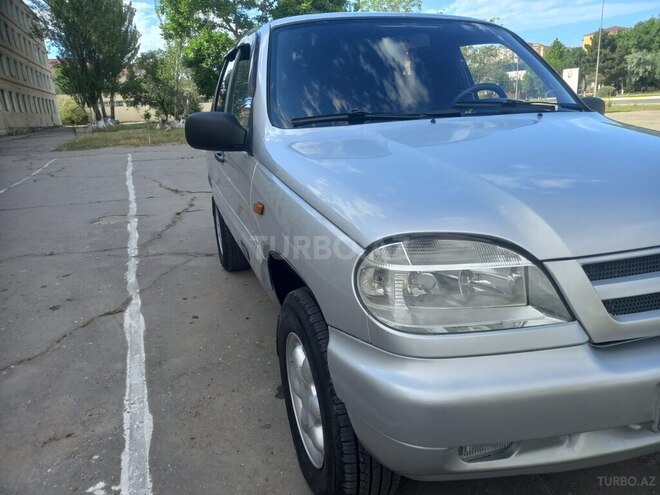 Chevrolet Niva-10