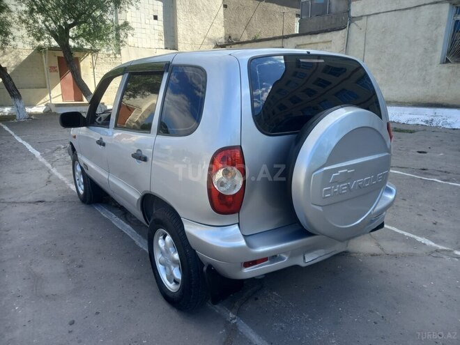 Chevrolet Niva-11