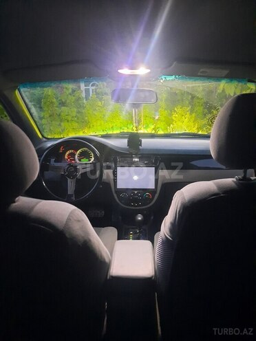 Chevrolet Lacetti-12